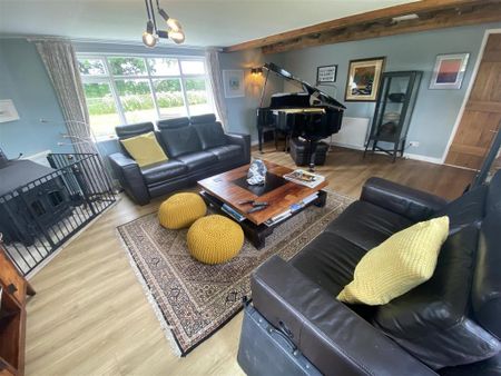 3 bedroom detached house to rent - Photo 3