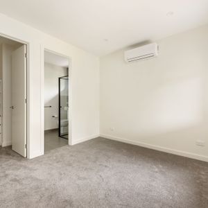 Modern Luxury in Double-Story Living - Photo 2