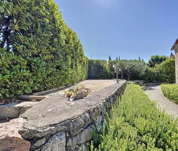 Ravissante villa de 300 m2 à Mougins à louer meublée à l'année - Photo 5