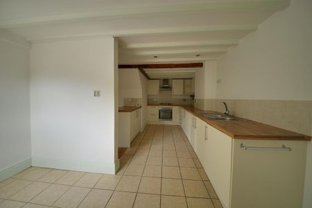 2 bedroom end of terrace house to rent - Photo 4