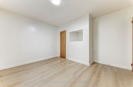 For Lease - 9 Euclid Avenue, Toronto, Ontario - Photo 4
