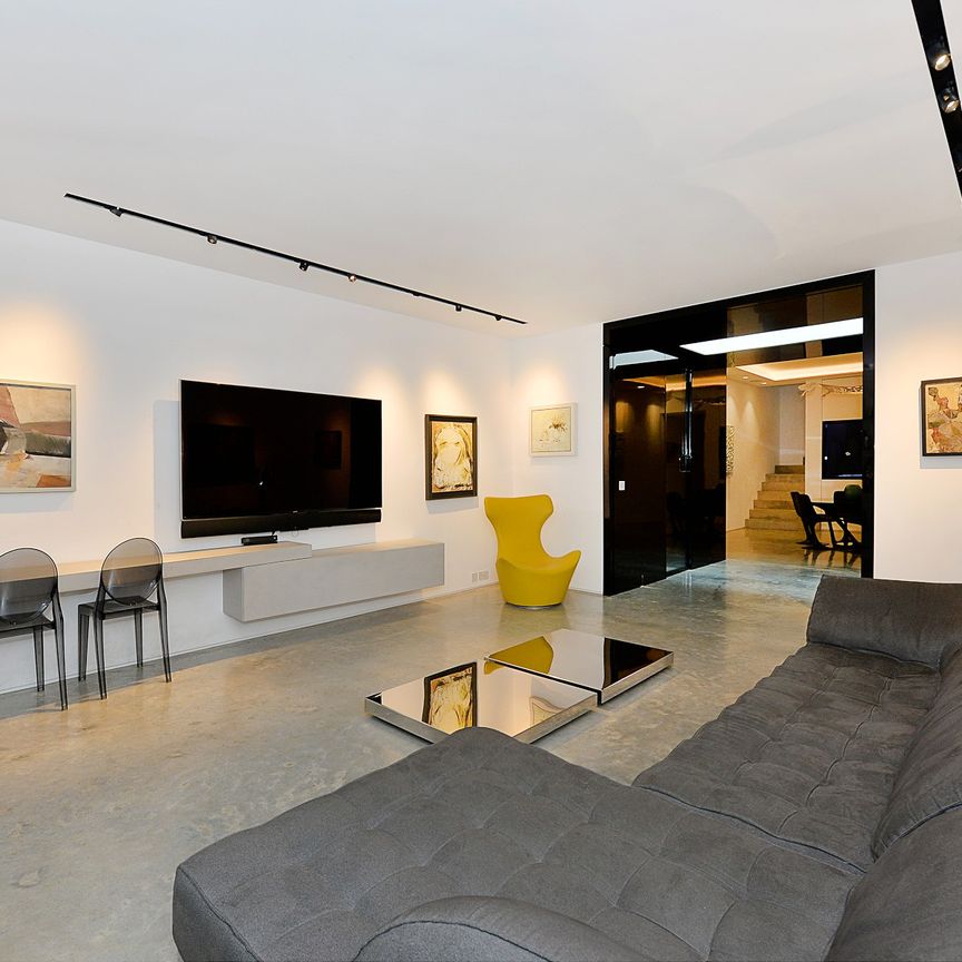 Glebe Place, London, SW3 - Photo 1