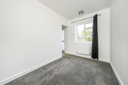 2 bedroom ground floor maisonette to rent - Photo 4