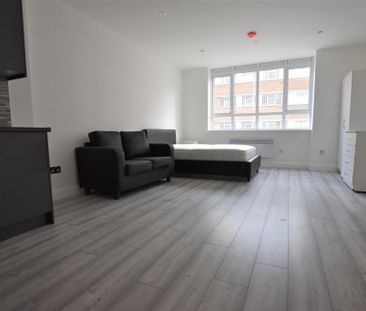 Studio to rent - Photo 2