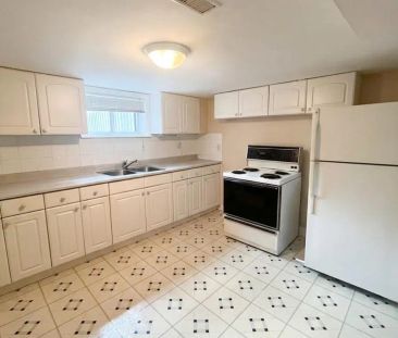 35 LABURNHAM AVENUE - Photo 3