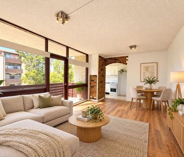 LOVELY UNIT IN GREAT LOCATION! - Photo 1