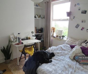 1 bedroom in a house share to rent - Photo 2