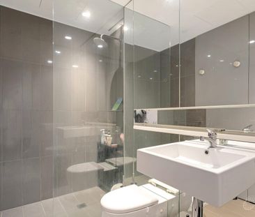 Fully Furnished Central Park – Spacious East-Facing 1 Bedroom Apart... - Photo 6