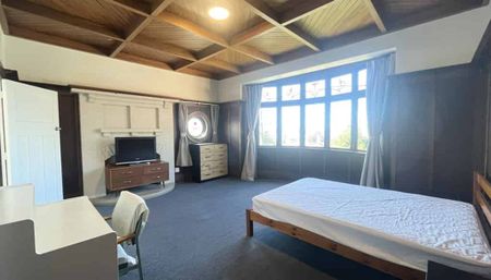 Newly Renovated Self-Contained Apartment - Photo 2