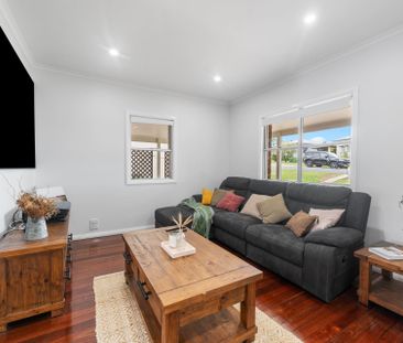 Renovated family home in flood free location - Photo 1