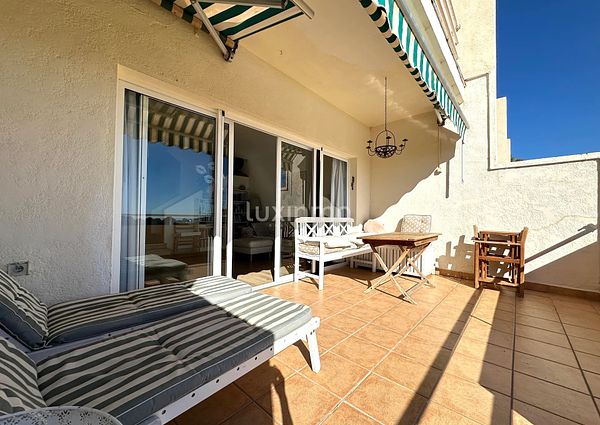 Nice bungalow with views to the golf course and the sea for rent in Altea