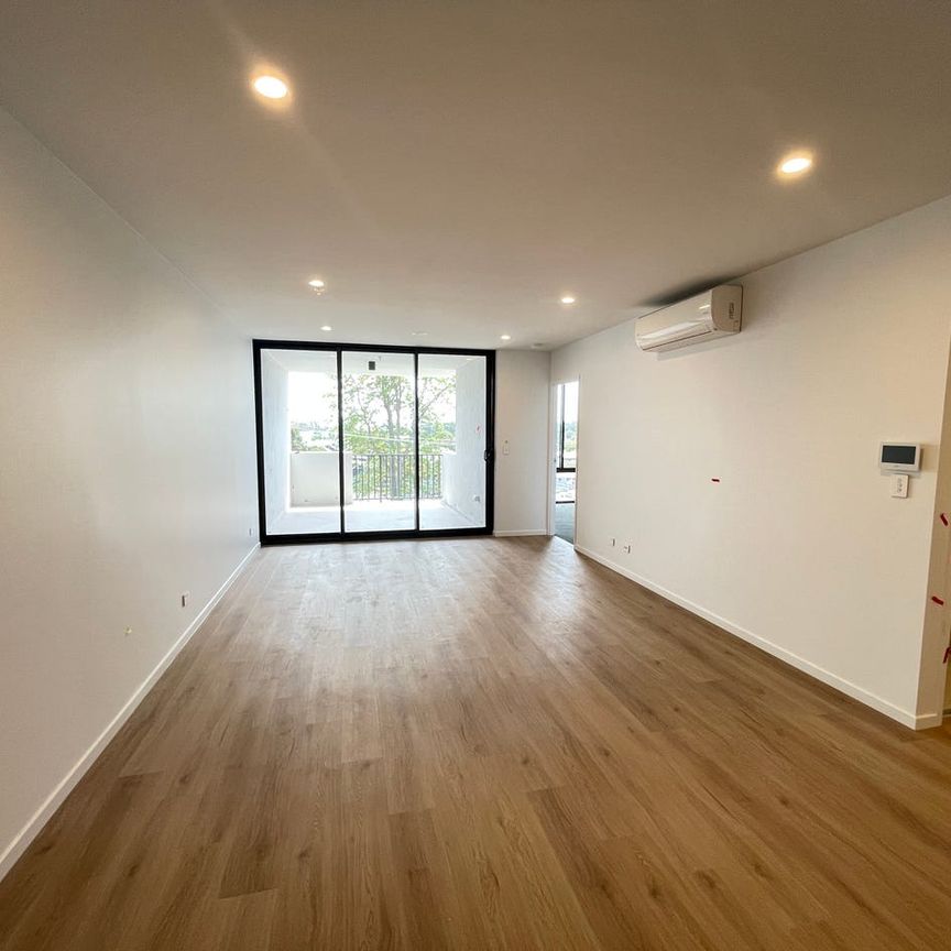 Brand-New Premiem Two-Bedroom Apartment - Photo 1