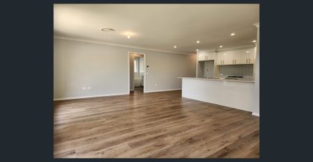 Modern Home in a Quiet Eglinton Cul-de-Sac - Photo 3