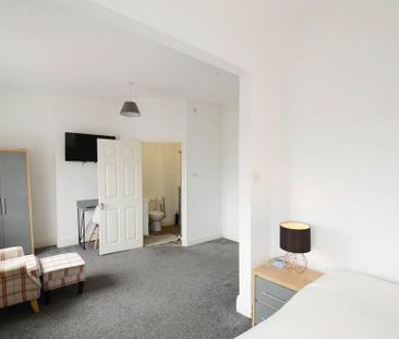 4 bedroom house of multiple occupation to rent - Photo 5