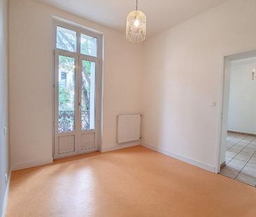 Location Appartement 2 pièces 50m² AGEN 47000 - Photo 2