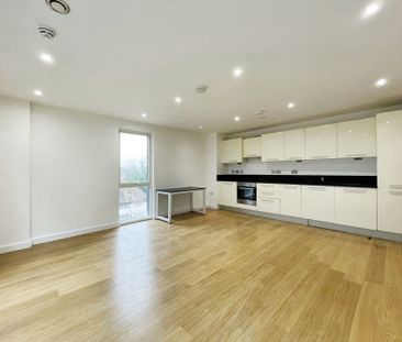 2 bed flat to rent in Railway Terrace, Slough, SL2 - Photo 2