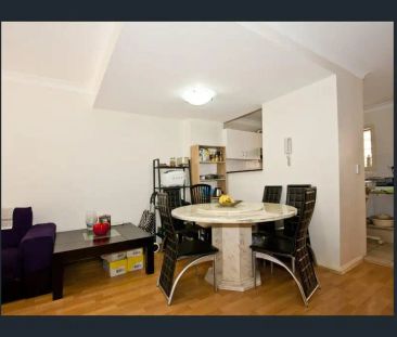 “Exceptional convenience – Approx 100 meters to Westfield!” - Photo 2