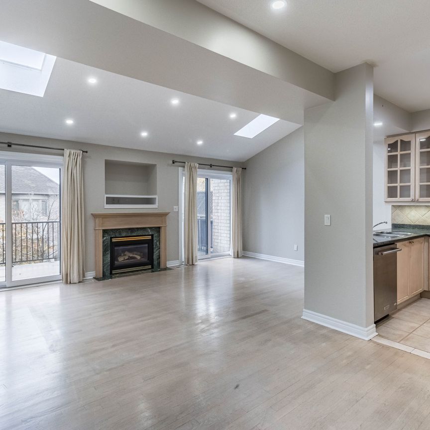 For Lease - 2115 Pinevalley Crescent, Oakville, Ontario - Photo 1