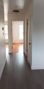 3 1/2 entièrement rénové - Photo 4