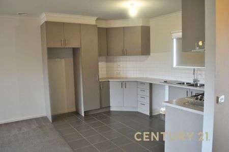 Modern Two-Bedroom Townhouse - Photo 3