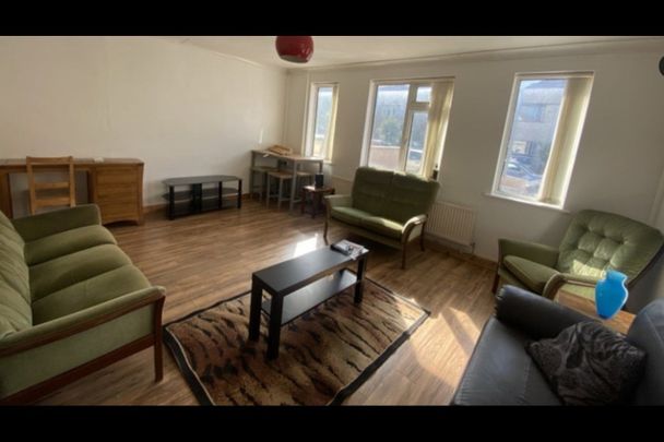 5 Bed Semi-Detached House, Saxon Road, SE25 - Photo 1