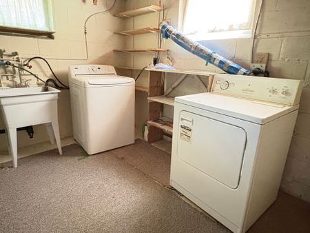 For Lease - 5 Basswood Road, Toronto, Ontario - Photo 3