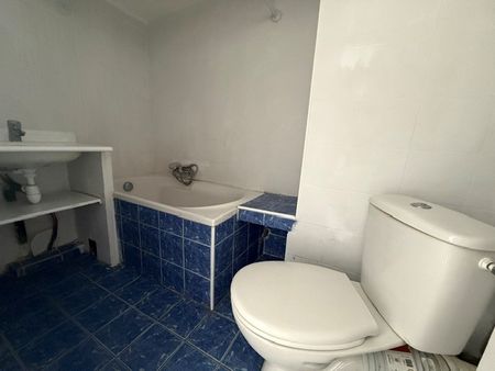 Location Appartement 2 pièces 36m² HYERES 83400 - Photo 4