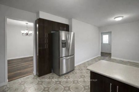 7899 Martin Grove Road #Upper - Photo 4