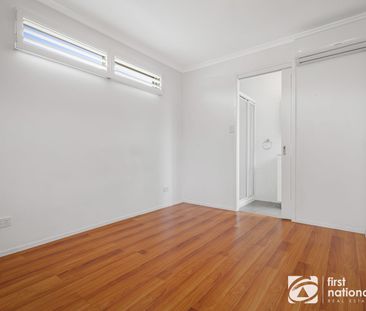 Simple & Quiet - Photo 1