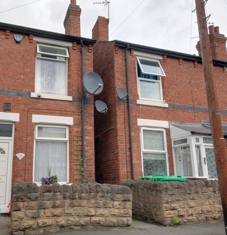 2 Bed Terraced House, Acton Avenue, NG6 - Photo 4