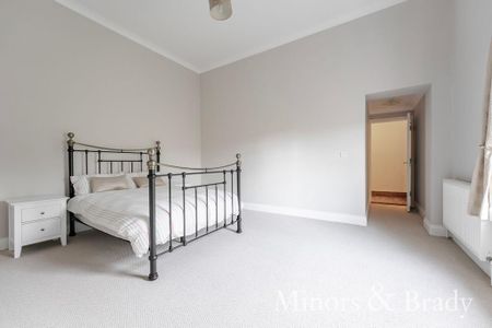 3 bedroom flat to rent - Photo 5