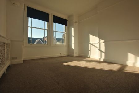 Benson Road, london - Photo 2