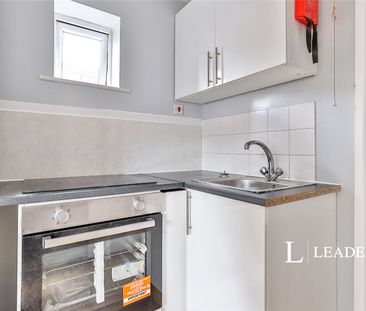 apartment to rent Ashley Road, Poole, BH14 - Photo 4