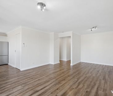 City Views & Unbeatable Victoria Park Location - Photo 2