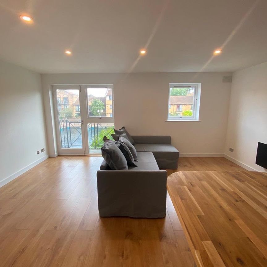 1 Bed Flat, Whiteadder Way, E14 - Photo 1