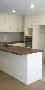 Modern Two Bedroom Villa - Photo 3