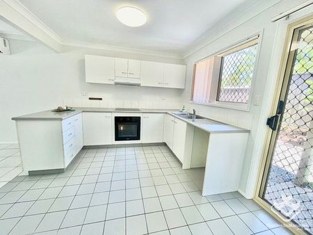 2 Bed Townhouse, Southport, Pet Friendly - Photo 4