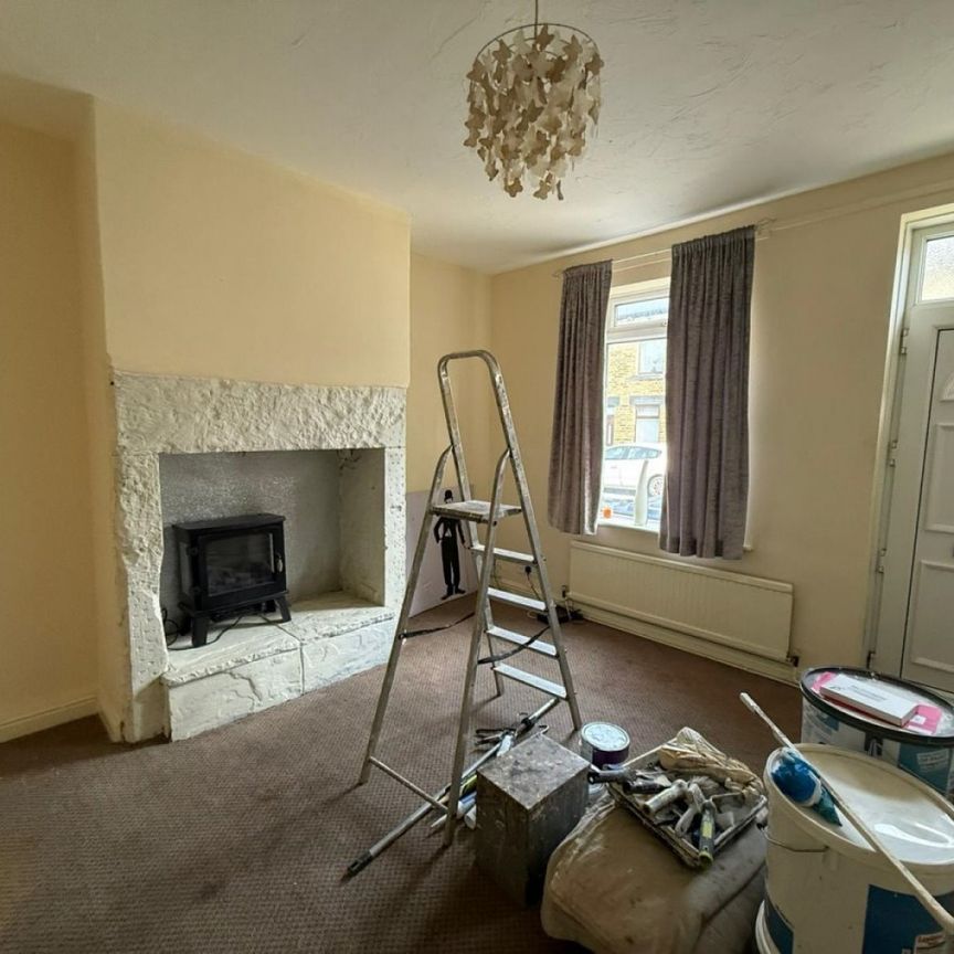 3 bed Terraced - To Let - Photo 1