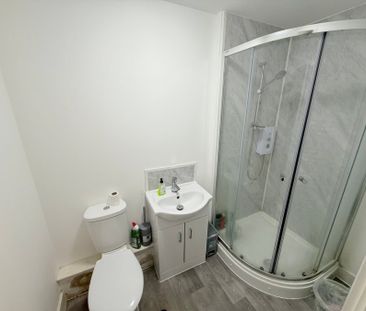 Newton Road, Yeovil, Somerset - Photo 2