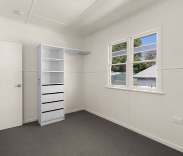 Freshly Renovated Family Home! - Photo 2