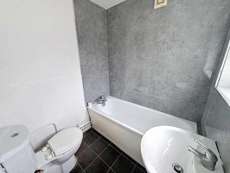 2 bedroom terraced house to rent - Photo 2