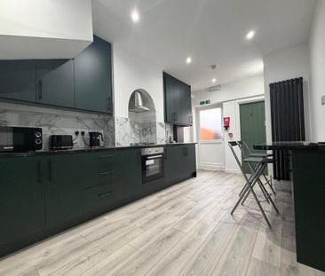 1 bedroom in a house share to rent - Photo 4