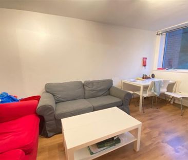 6 bedroom terraced house to rent - Photo 1