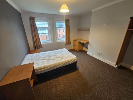 5 Bed - 49 St. Michael's Lane, Headingley, Leeds - LS6 3BR - Student - Photo 2