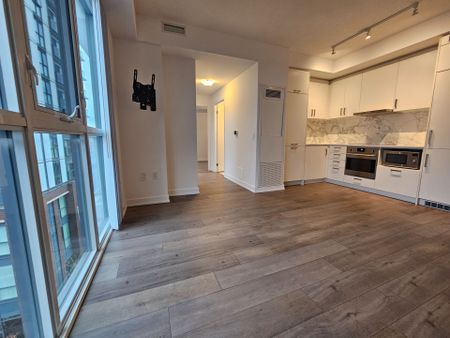 For Lease - 60 Honeycrisp Crescent Unit# 607, Vaughan, Ontario - Photo 3