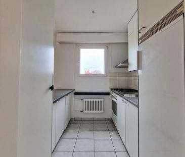 "Top attraktive, aufgefrischte 3.5-Zimmerwohnung!" - Photo 6