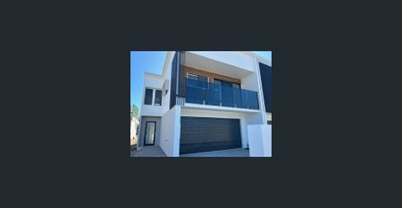 Stylish Boutique Estate – Make This Home Yours in Time for Christmas! First Week Rent Free - Photo 5