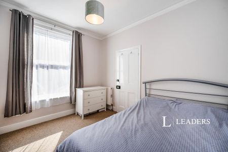 4 bedroom terraced house to rent - Photo 2