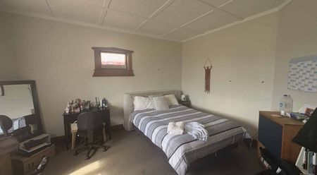Simple Living on Shamrock! - Photo 3