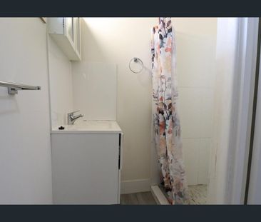 2 BEDROOM UNIT CLOSE TO THE BEACH - Photo 5